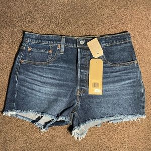 Levi’s 501 shorts high rise fitted through hip